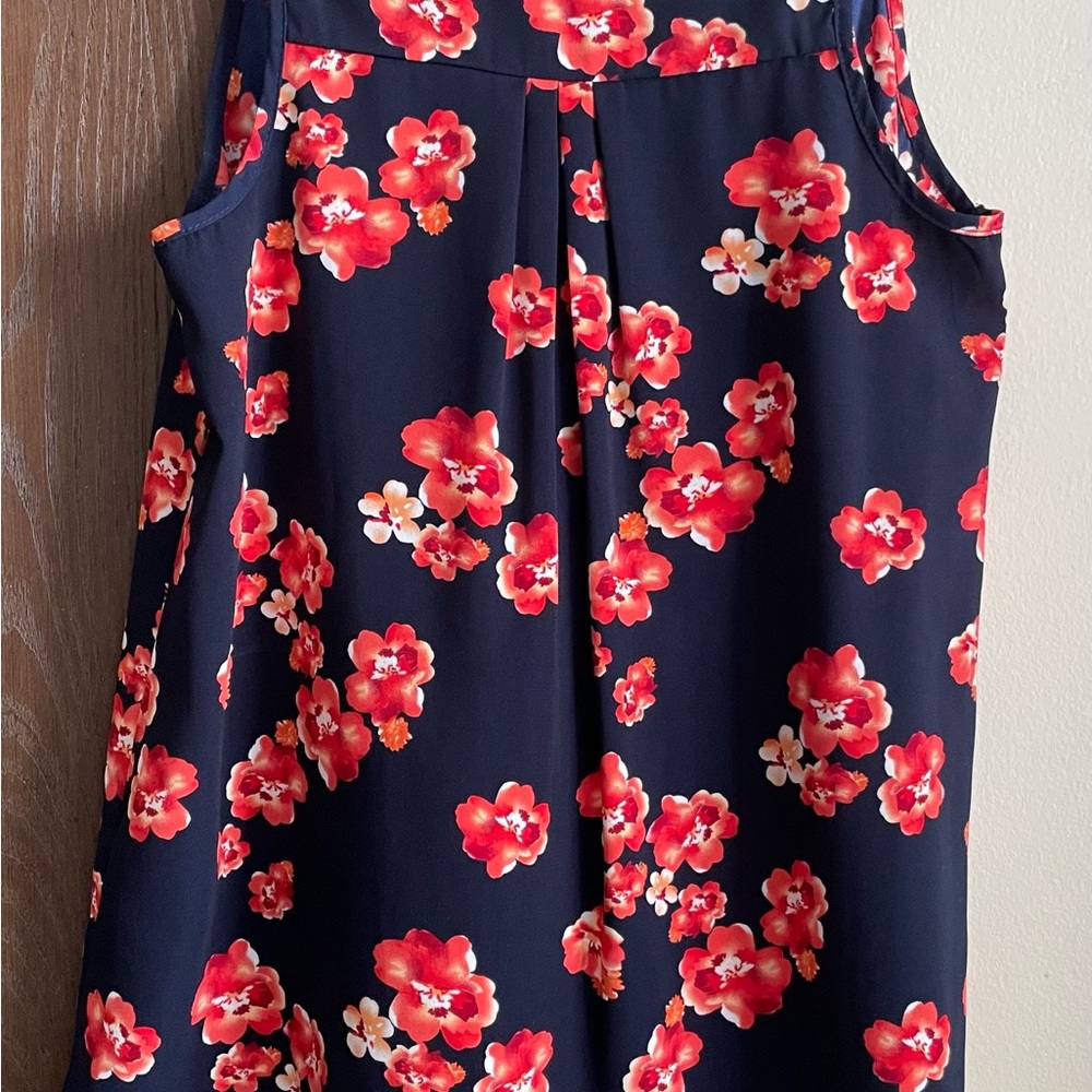 Halogen woman’s blouse XS in flower pattern - Picture 2 of 3